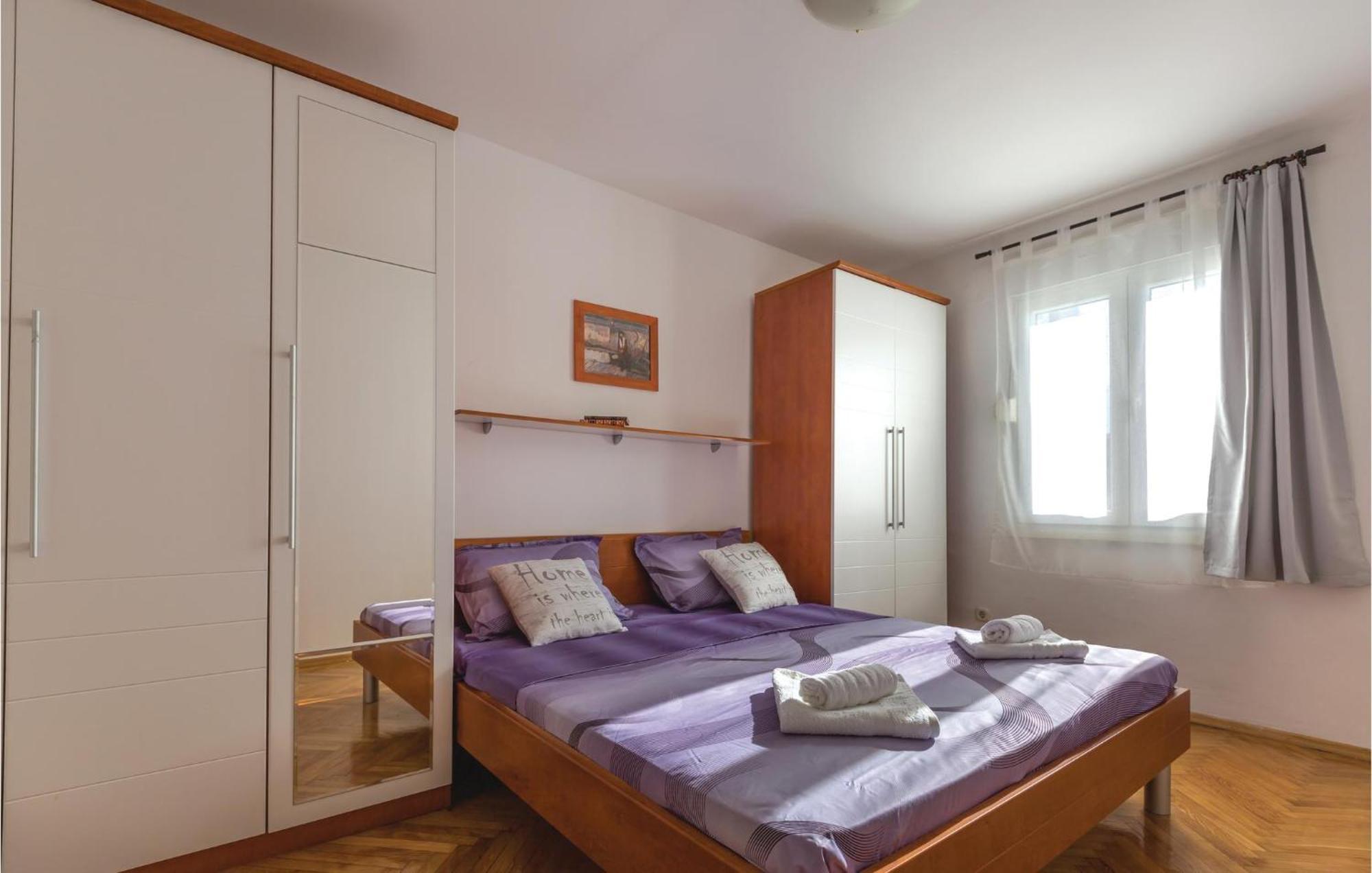 Awesome Apartment In Ploce With Kitchen Екстериор снимка