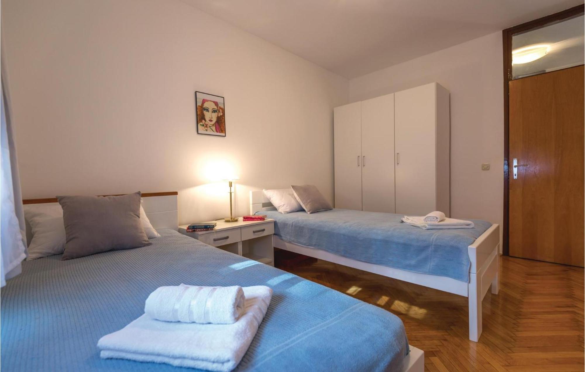 Awesome Apartment In Ploce With Kitchen Екстериор снимка